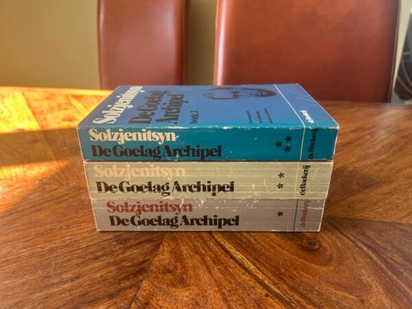Aleksandr Solzjenitsyn - De goelag archipel (driedelig) - Afbeelding 8